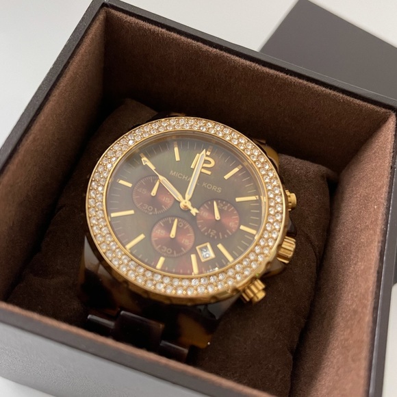 MICHAEL KORS Madison Tortoise Watch - Picture 13 of 16
